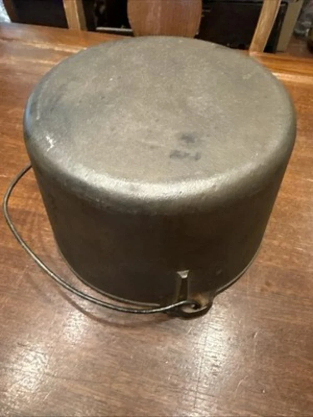 Vintage Cast-Iron Dutch Oven FBP-D 8” Bail Handle